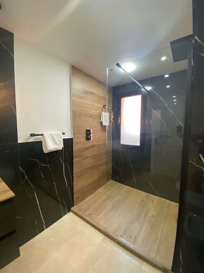 Eingang in Dusche Masterbad