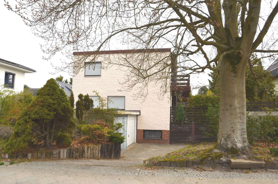 Das Haus von der Straße aus