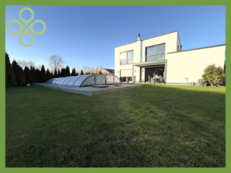 ***Modernes Architektenhaus _ Eine Wohlfühloase mit überdachtem Pool, Smart-Home und ganz viel Herz*, 16356 Ahrensfelde, Einfamilienhaus