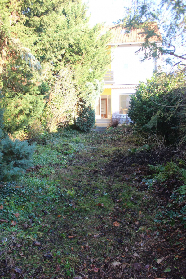 Rück- und Gartensicht