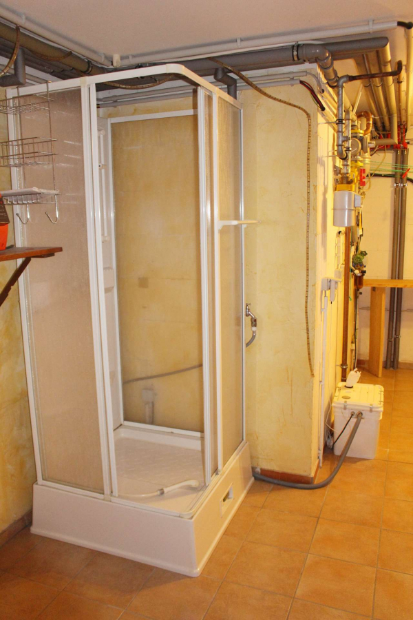 Dusche im Saunabereich